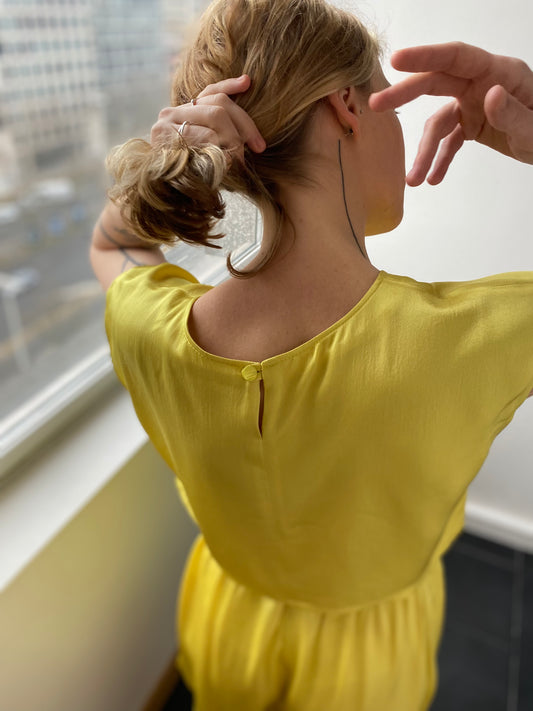 Ensemble crop trop + short satin jaune
